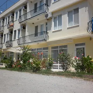 Oezguer Hotel Otel