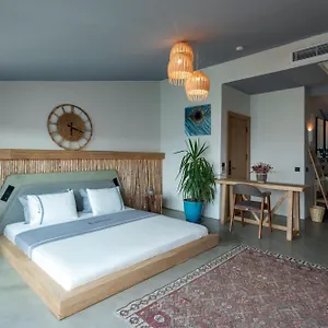 Harbour Hotel